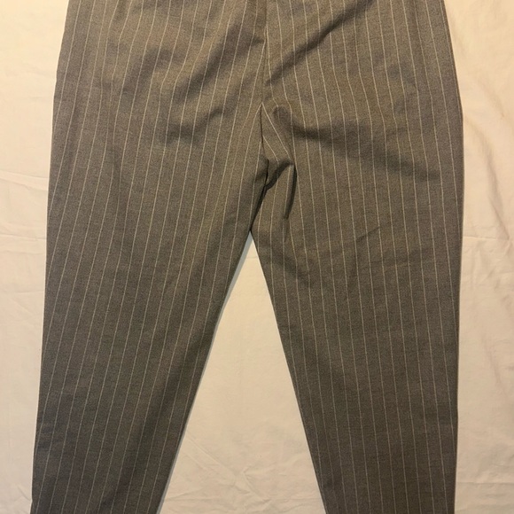 Banana Republic Women's Grey With White Stripe Tie Waist Cropped Pant Size 6 - Picture 2 of 11